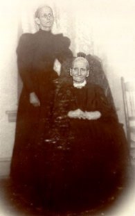 PhYostJuliaSharpandMother195.jpg (9699 bytes)