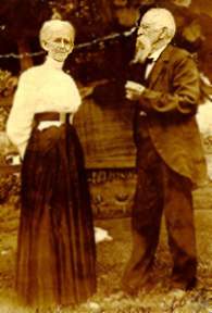 PhYostWilliamSharpJulia0001-195.jpg (10113 bytes)